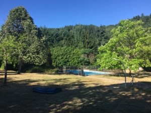 enceinte de la piscine camping le lyzeron